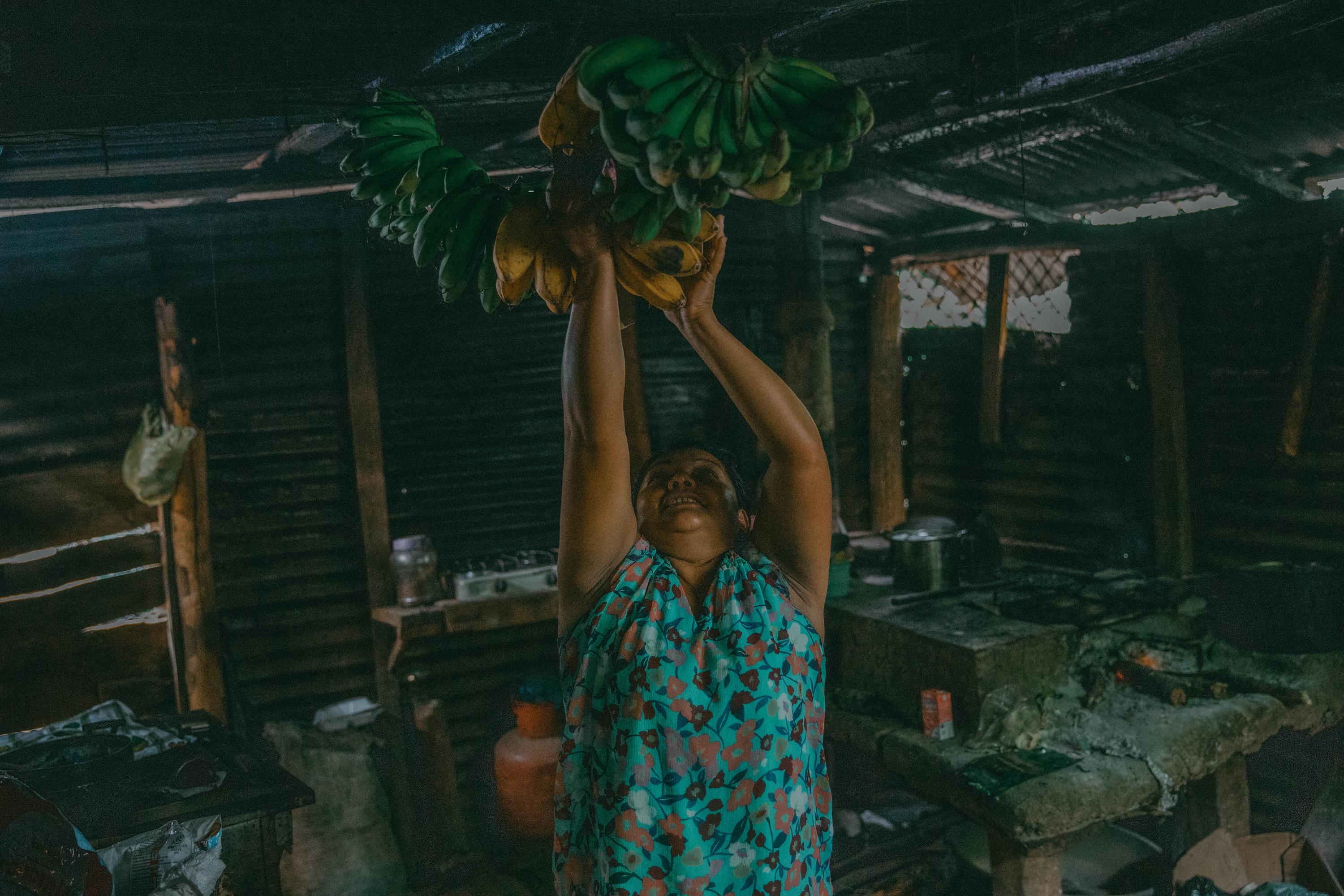 Wendy Alicia Martínez, 37, lives with her two daughters, her son, and her husband in the community of El Rescate, Berlín, Usulatán. The family finds creative ways to make ends meet. They have a home garden that they maintain with water they collected over the winter. They grow tomatoes, chiles, and pipián (a type of squash), and struggle to grow cabbage, a crop they often lose because it’s not suited to the area. With her job at a nearby farm and the little money she makes selling products at market in Berlín, Wendy says she earns about $60 a month, which she uses to cover as much of her family’s needs as she can.